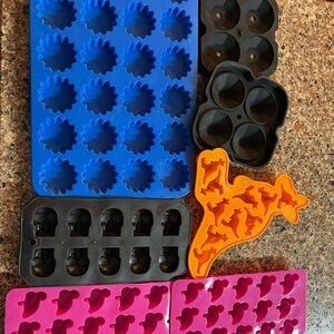 Silicone Baking Molds Set - Blue, Black, Orange, Pink